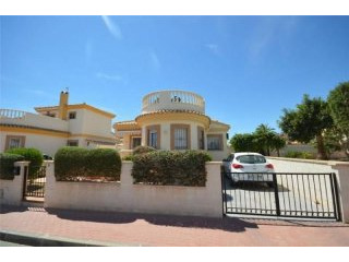 2 bedroom detached house for sale