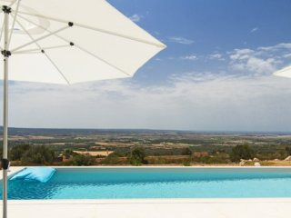 Stunning New Built Villa In Puntiro