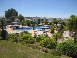 Lovely 2 bedroom apartment on complex