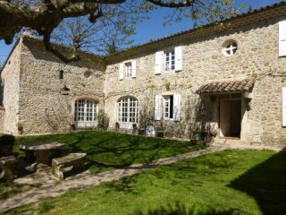 Well Renovated Stone House Set On 5.4..