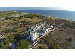 Modern 3 Bedroom Apartment with..