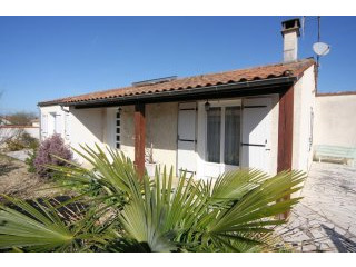 3-Bedroom Bungalow With Pool On The..