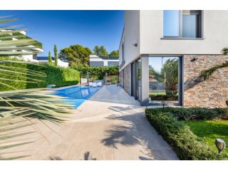 Istra, Fažana, moderna luksuzna villa 50m od mora