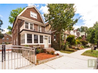 5 bedroom House For Sale: 6136 TYNDALL..