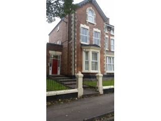 2 Bedroom Flat to rent in Kensington