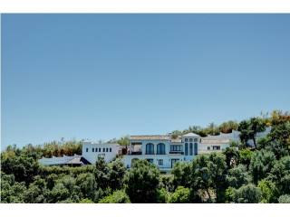 4 Bedrooms - Villa - Malaga - For Sale
