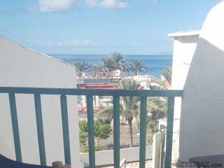 Apartamento con vistas al mar en el complejo Las Tortugas..