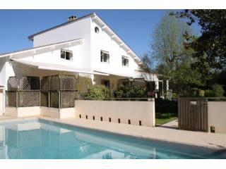 6 bedroom Town House For Sale: 33000..