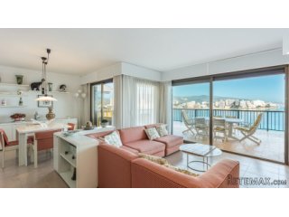 Beautiful front line apartment for sale in a high-end and..