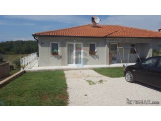 Umag, okolica, prizemnica na mirnoj lokaciji.