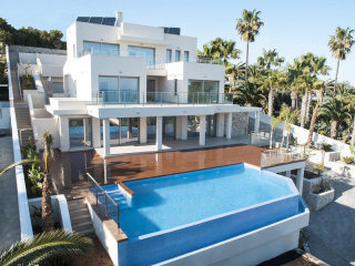 4 Bedrooms - Villa - Alicante - For Sale