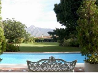 Villa for sale in The Golden Mile..