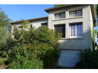 4 Bedrooms - Villa -..