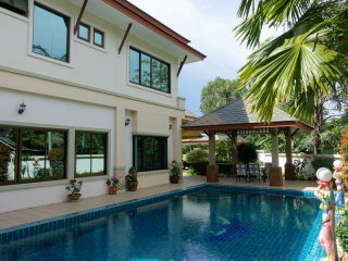 4 bedroom pool villa in top Estate Baan..