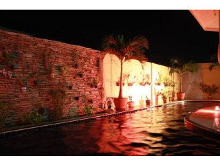Villa with private pool near center..