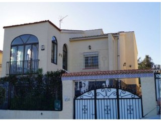 3 Bedrooms - Villa - Alicante - For Sale