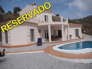 Villa for Sale in Arenas 248.000 €