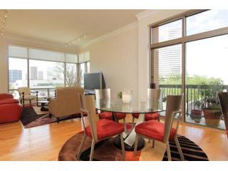 2 bedroom Apartment For Sale: 2211..