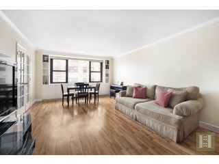3 bedroom Apartment For Sale: 401 EAST..