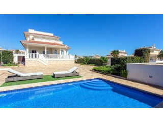 3 Bedrooms - Villa - Alicante - For Sale