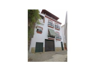 Spacious Town House In Competa With Sea..