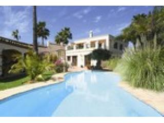4 Bedrooms - Villa - Malaga - For Sale
