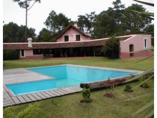 4 Bedroom House - For Rent - Pinares
