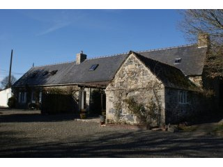 Delightful Farmhouse with Guest..