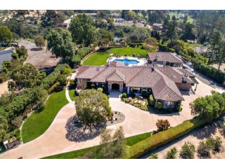 4843 La Jacaranda