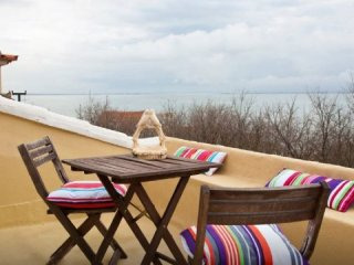 T2 Alfama, Large Terrace river view..