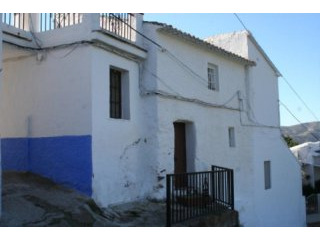 4 bedroom, 1 bathroom Townhouse, (build..