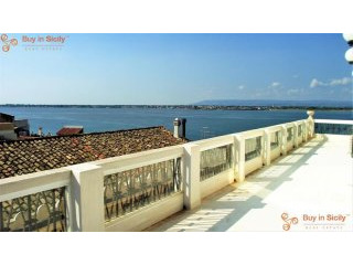 2 bedroom PentHouse For Sale: Ortigia..
