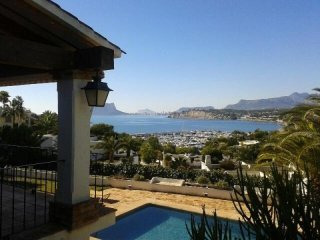 6 Bedrooms - Villa - Alicante - For Sale