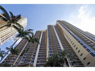 3 bedroom Flat For Sale: 17555 Collins..