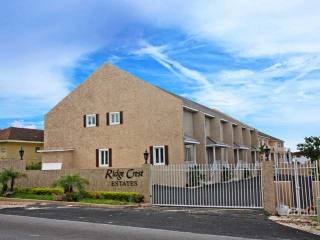 Apartment/townhouse - Like new six unit..