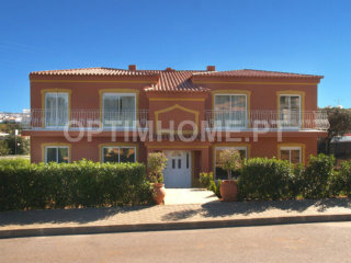 2 Bedrooms Flat For Sale - Faro