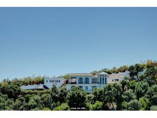 Villa for sale in Golf Montemayor..