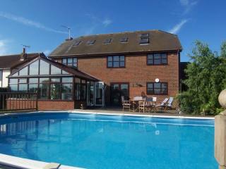 4 bedroom house in Minster, SHEERNESS