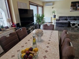 KUĆA S 4 APARTMANA - DRUGI RED OD MORA