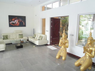 Siam Royal View - classy 4 bedroom pool..