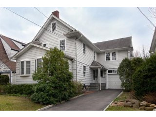 5 bedroom House For Sale: 469 Esplanade..