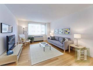 2 bedroom Apartment For Sale: 40 WEST..