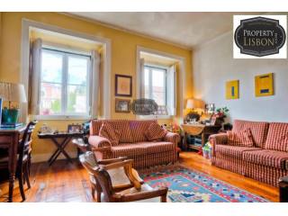 2 Bedroom Lisbon Apartment in Estrela