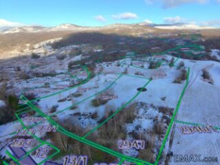 Vodoteč, Brinje - kuća s 8 hektara okućnice