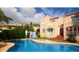 2 Bedroom 1 Bathroom BUNGALOW FOR SALE..