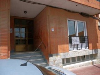 3 Bedroom 1 Bathroom Apartment In..