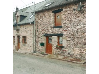 Delightful, renovated, 3 bedroomed..