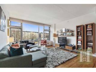 1 bedroom Apartment For Sale: 475..