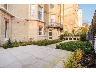 Garden Apartment, Flat 1, 9 Arkwright..