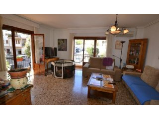V1482 - Spacious 3 Bed, 2 Bath..